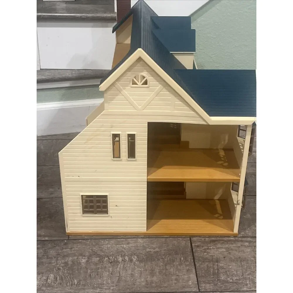 Calico Critters Sylvanian Families House on the Hill Green Roof 3 Story Home